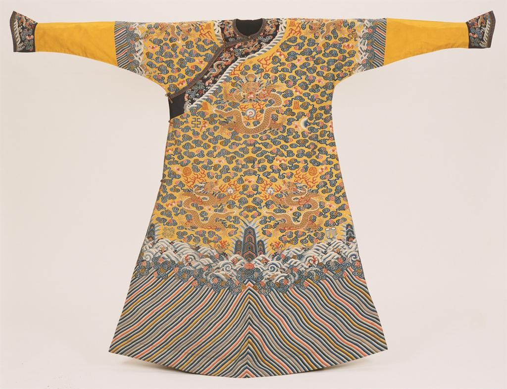 Emperor's Dragon Robe Artist/maker unknown, Daoguang Period (1821-1850), c. 1840, reproduced from ArtStor. 