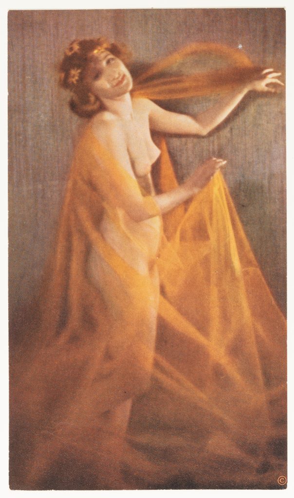 Karl Struss, Nude draped in gauze, plate 32 from the series “Series, The Female Figure”, 1917, 21.59 cm x 12.38 cm, Hess-Ives color print, Bowdoin College Museum of Art.