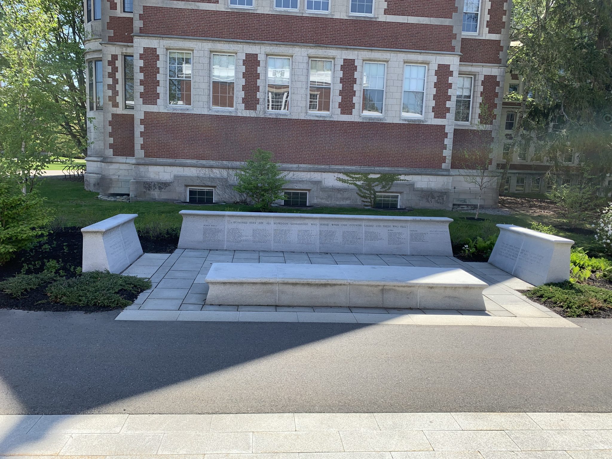 The Bowdoin Memorial tsolimine The Politics of Memory